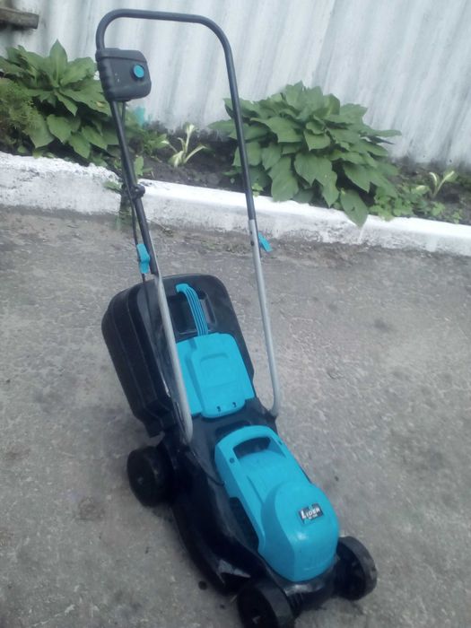 газоно косарка бензинова та електро