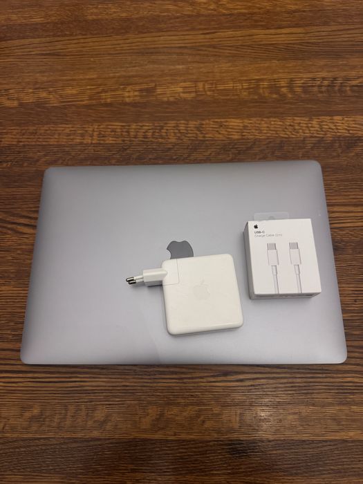MacBook Pro 15" 2018 i7 16GB 1TB