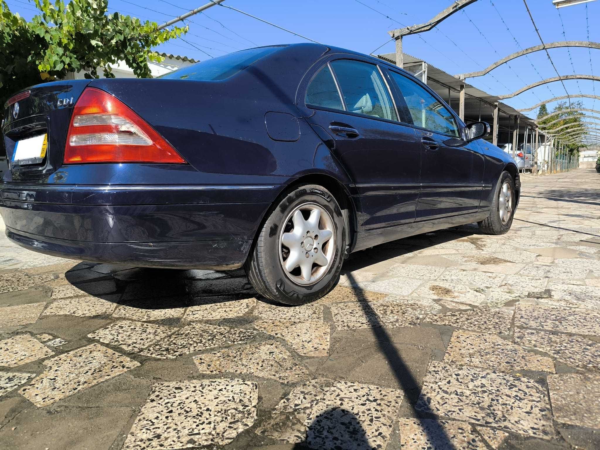 Mercedes-Benz C 220 CDI Elegance (Caixa Automática) – 2001