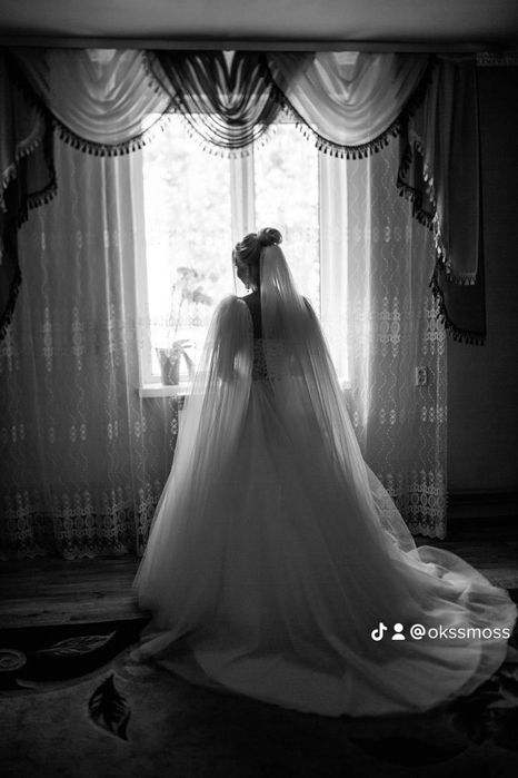 Весільна сукня з неймовірним блиском