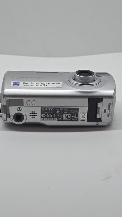 Sony Cyber-shot DSC-S40