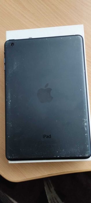 Планшет 7.9" Apple A1432 iPad mini 16GB