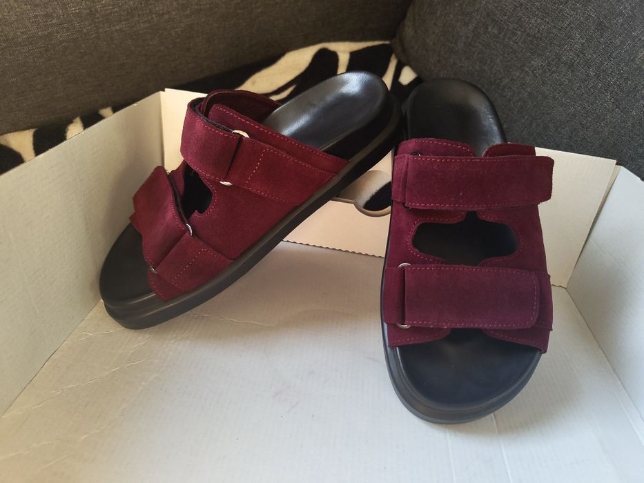 Продам шлепанцы с натуральной замши