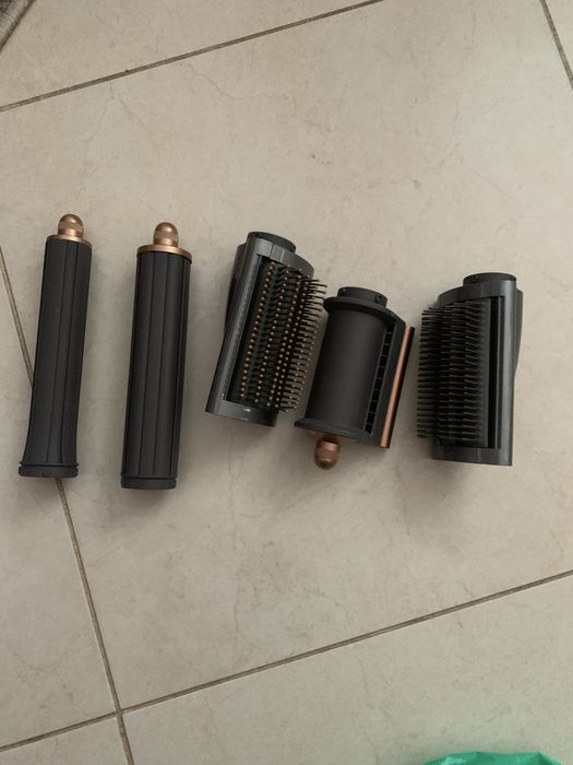 Dyson насадки до фена