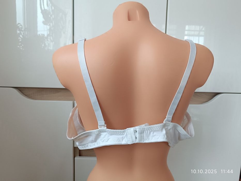 1. Stanik ecru 44/100 D