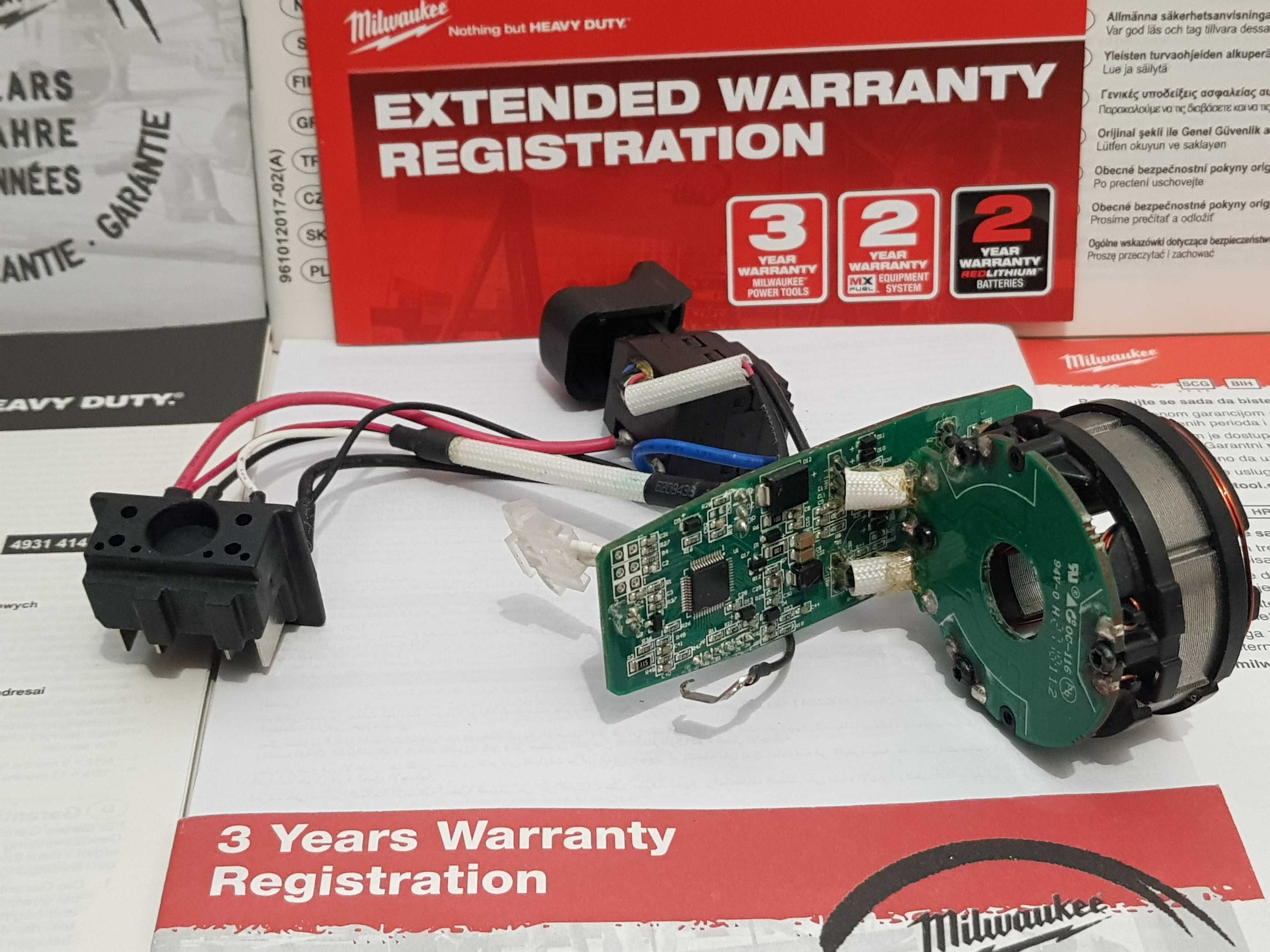 Stojan +wylacznik do MILWAUKEE M18 CBLPD wkrętarka