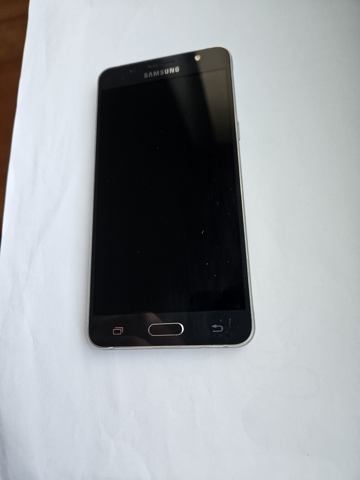 Samsung J5 - usado