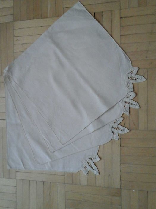 komplet (4 sztuki)  ozdobnych płóciennych serwetek