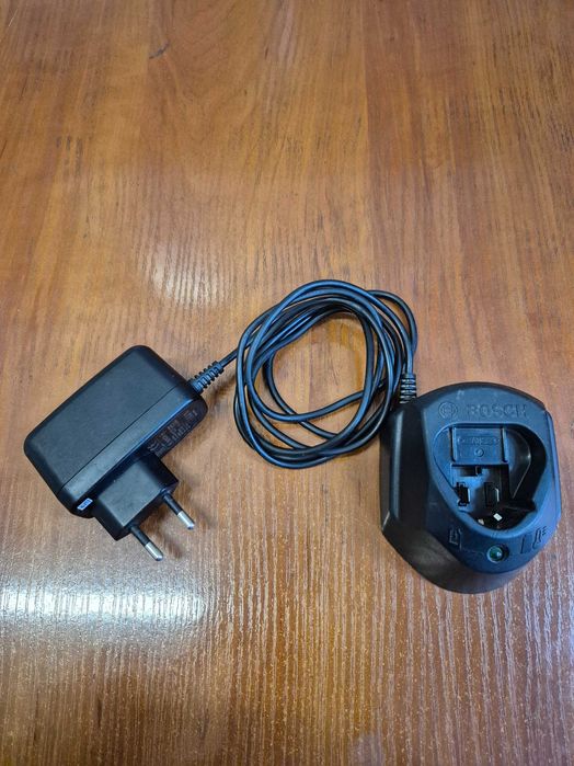 Зарядний пристрій Bosch GAL 1210 CV