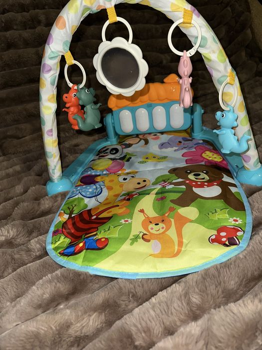 Розвиваючий килимок для дітей