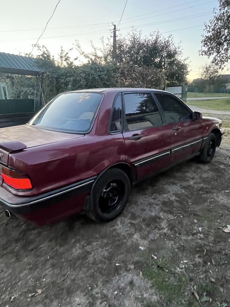 Продаю авто Mitsubishi Galant
