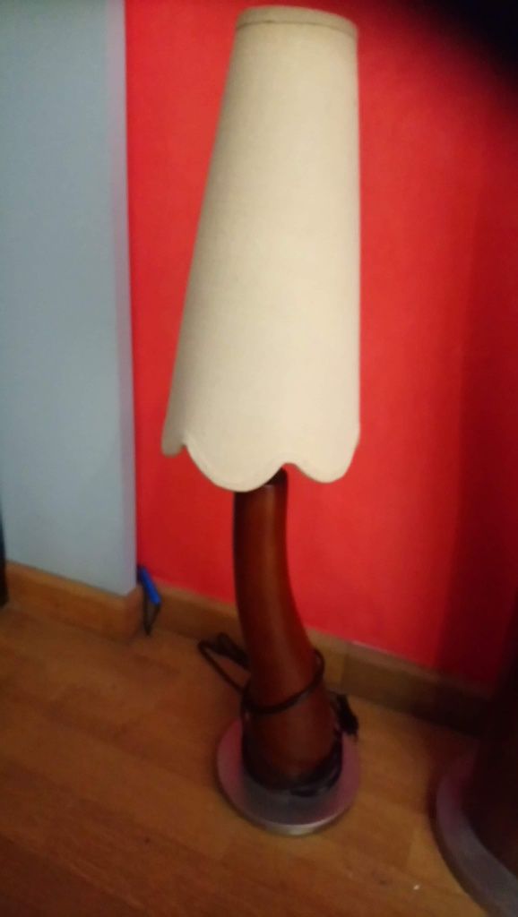 Lampy stojące podłogowa i na stolik
