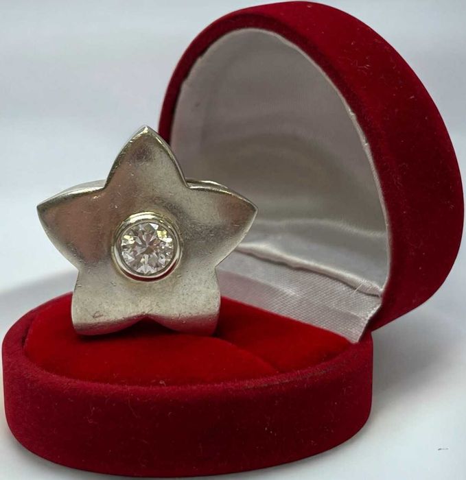 Śliczna, srebrna zawieszka 12,9G/P.925