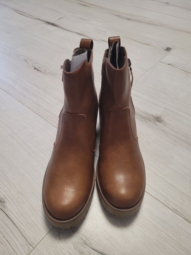 Botki brązowe r.38