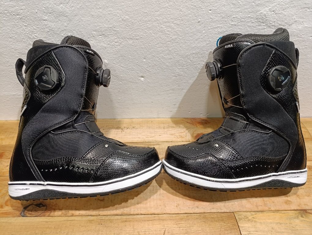 Nr 74 Buty snowboardowe Vans Aura 23.5 cm 2x BOA ( EU 37 )