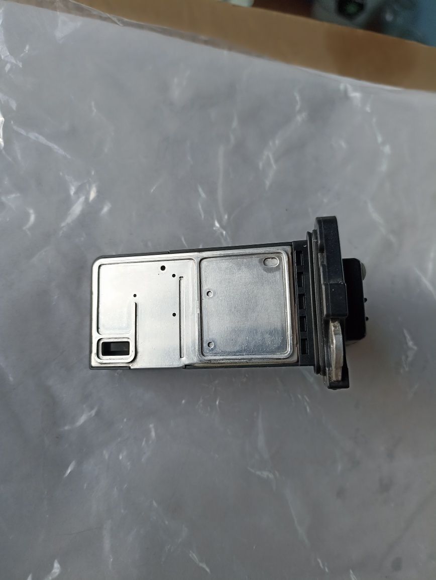 MAF sensor Датчик массового расхода воздуха Toyota 22204-75030