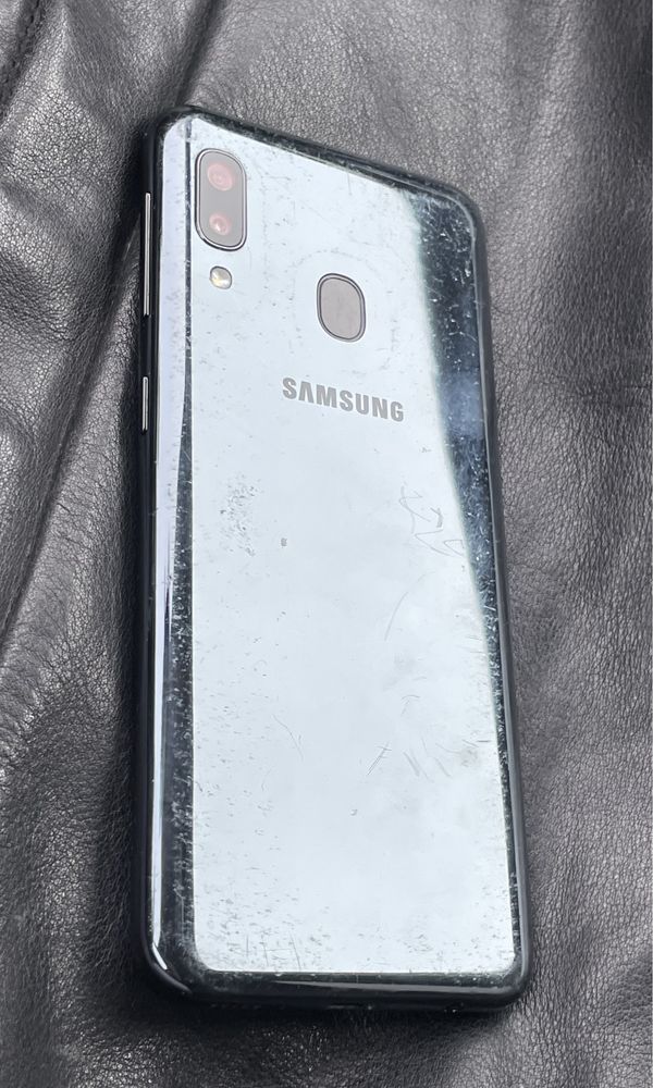 Samsung Galaxy a20e zbity sprawny
