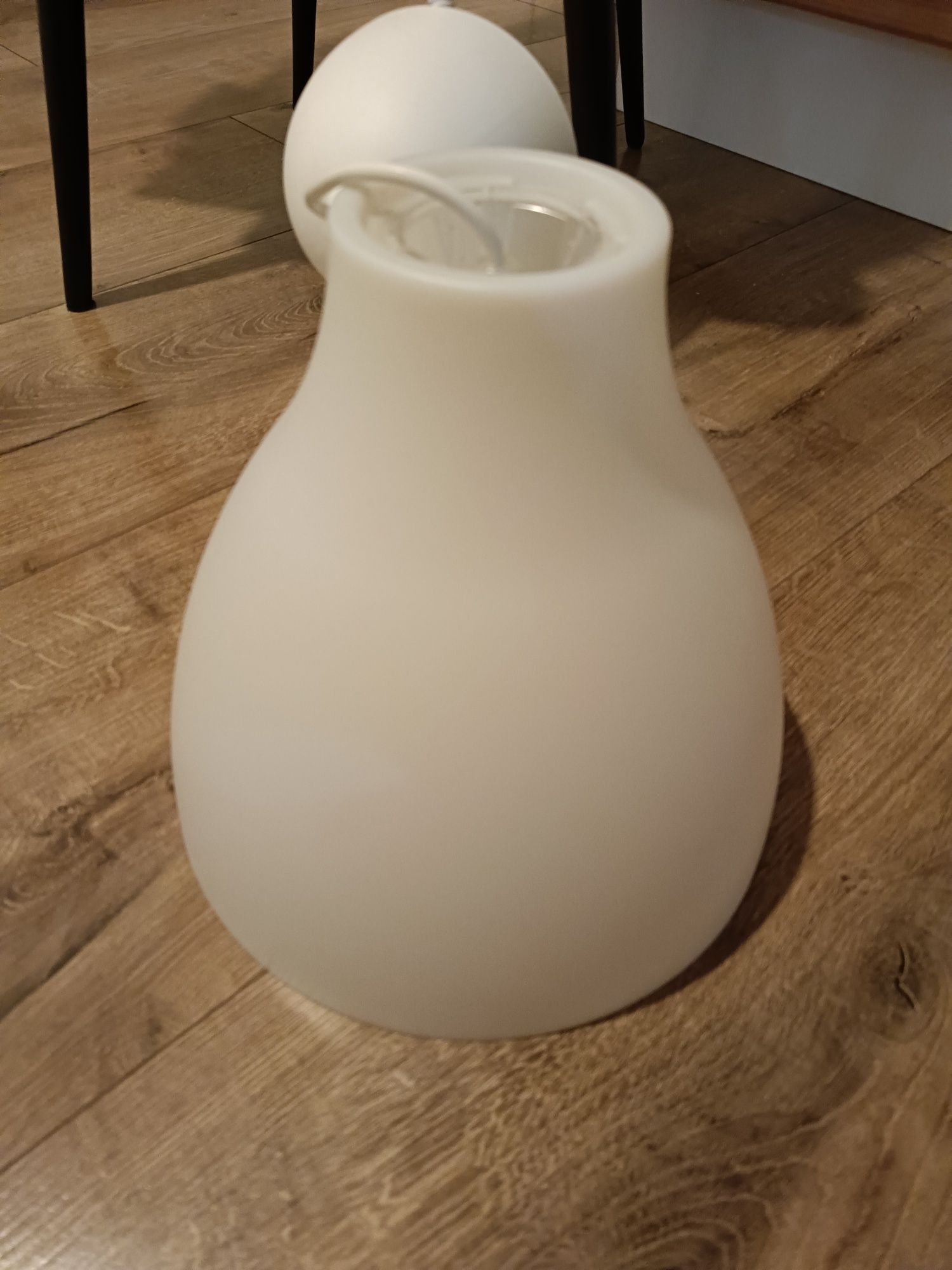 4 sztuki lampy melodi Ikea i 2 sztuki sufitowych Ikea