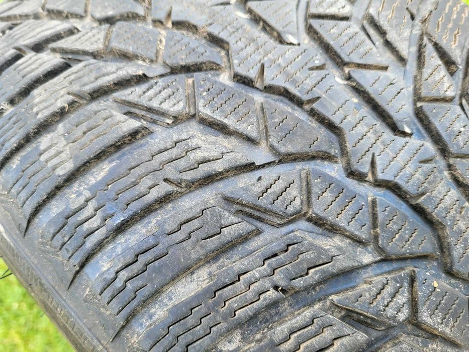 Opony 245/45/18 zimowe Nokian używane