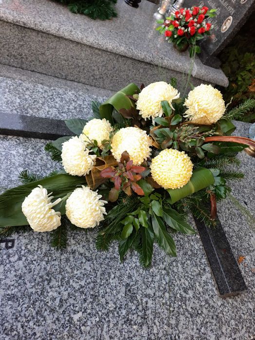 Wiązanki z żywych kwiatów chryzantem TANIO