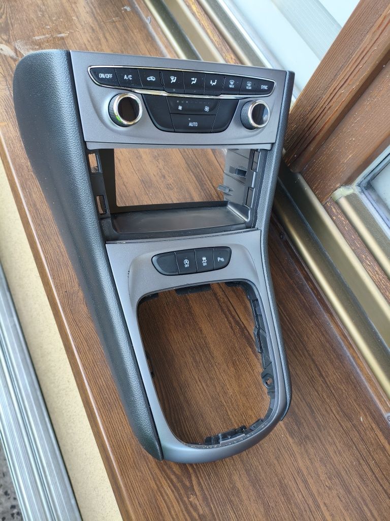 Panel nawiewu klimatyzacji tunelu środkowego Opel Astra K