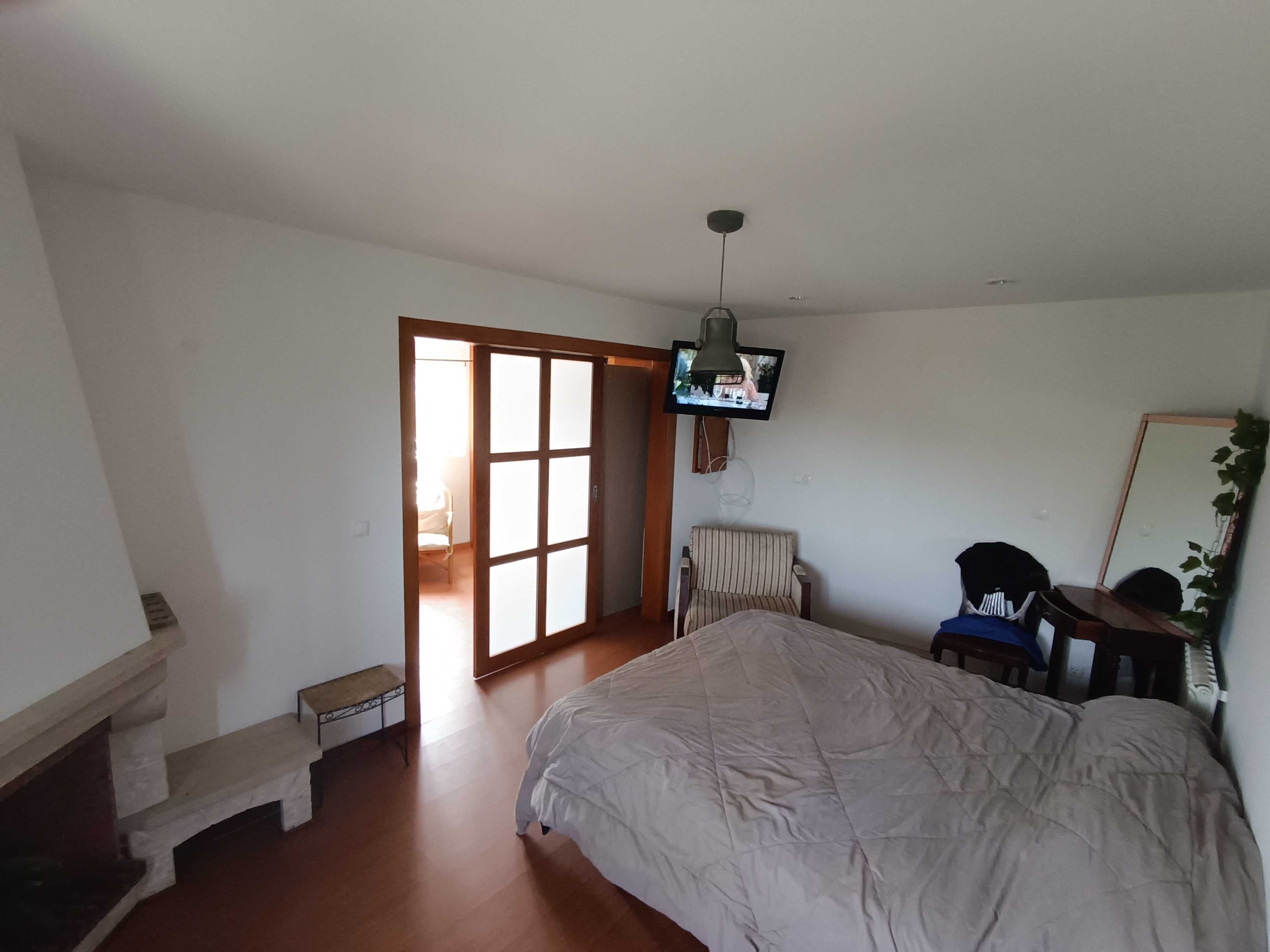 Quarto casal para alugar Mafra