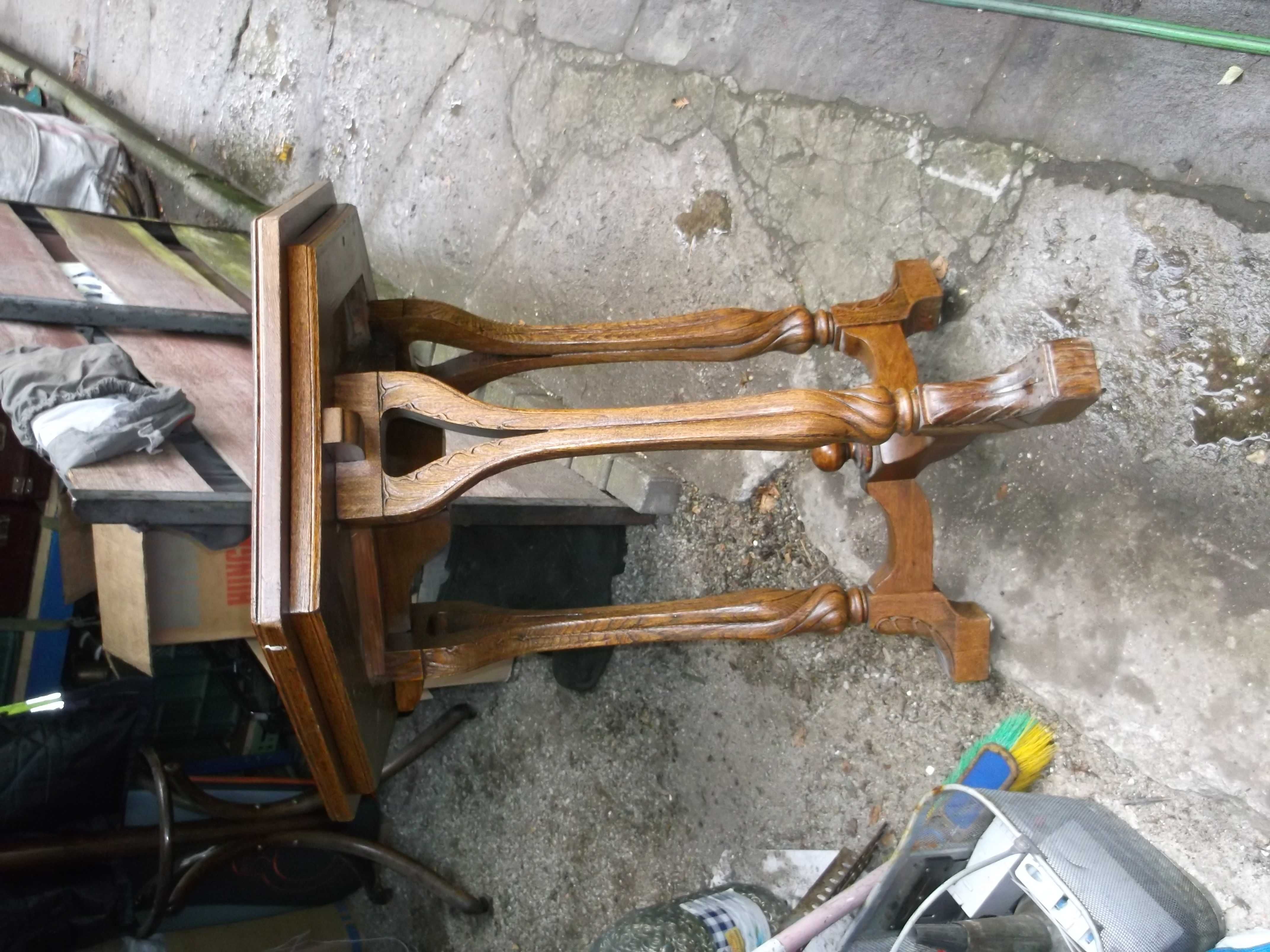 sekretarzyk i stolik kawowy z epoki