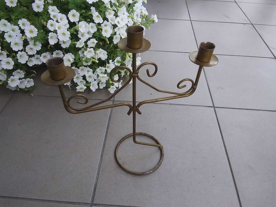 Stary nietypowy świecznik 3 ramienny metalowy zabytkowy przedmot z PRL