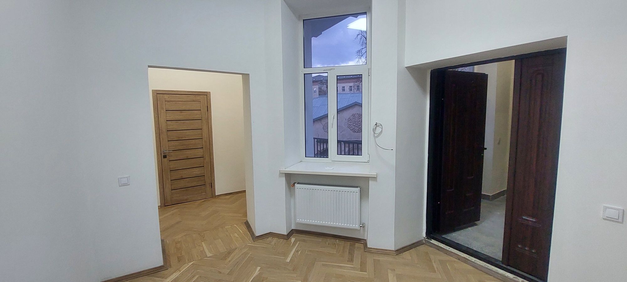 Нежитлова будівля в оренду в центрі Львова на 14 кабінетів, 488,7 м2.