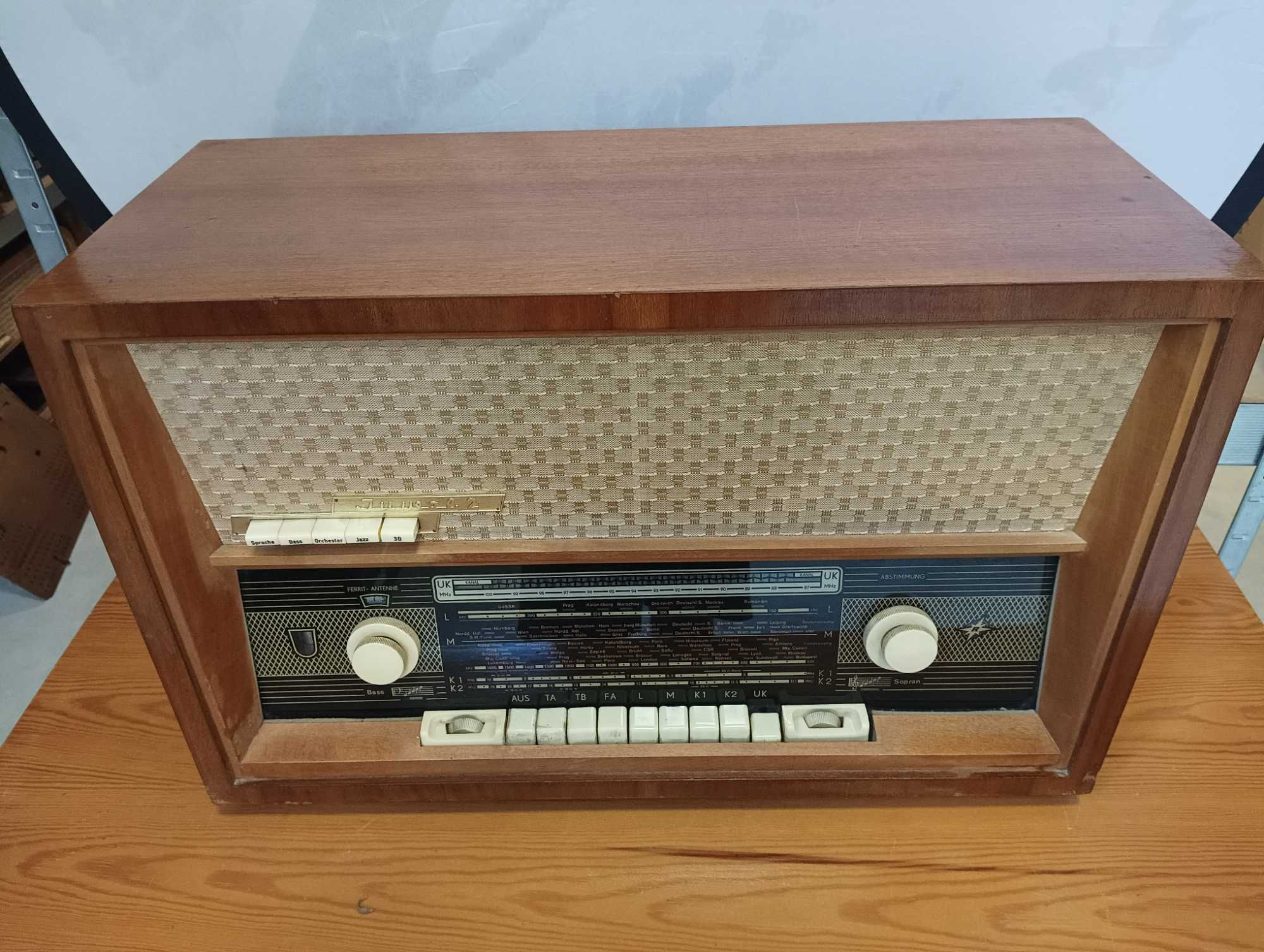 Juwel 2 - nr 624602 - 1957/60 rok - radio lampowe - sprawne.