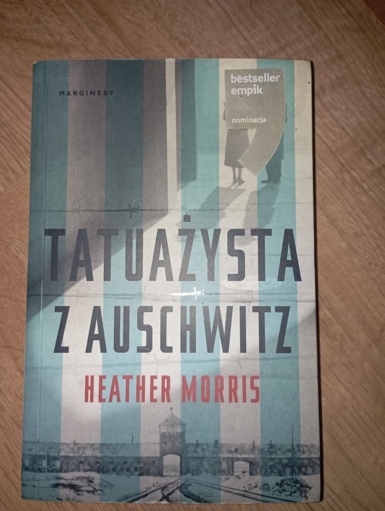 Książka tatuażysta z Auschwitz