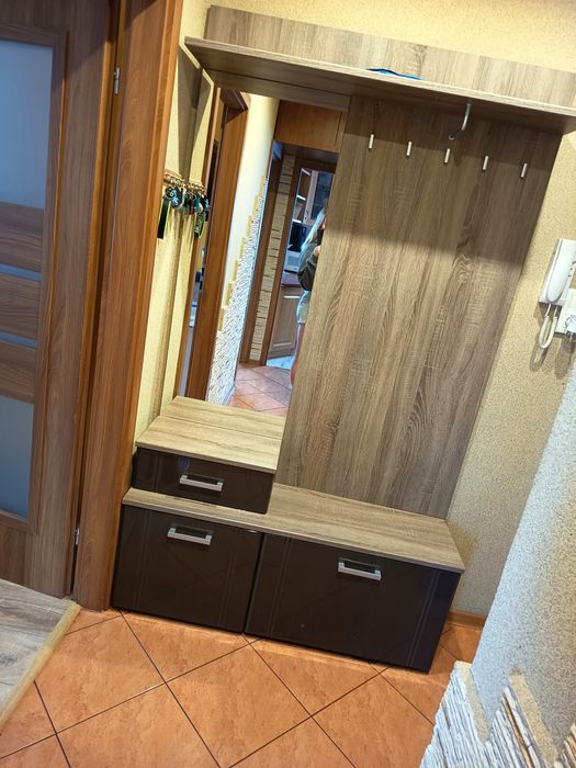 Sprzedam szafę do przedpokoju