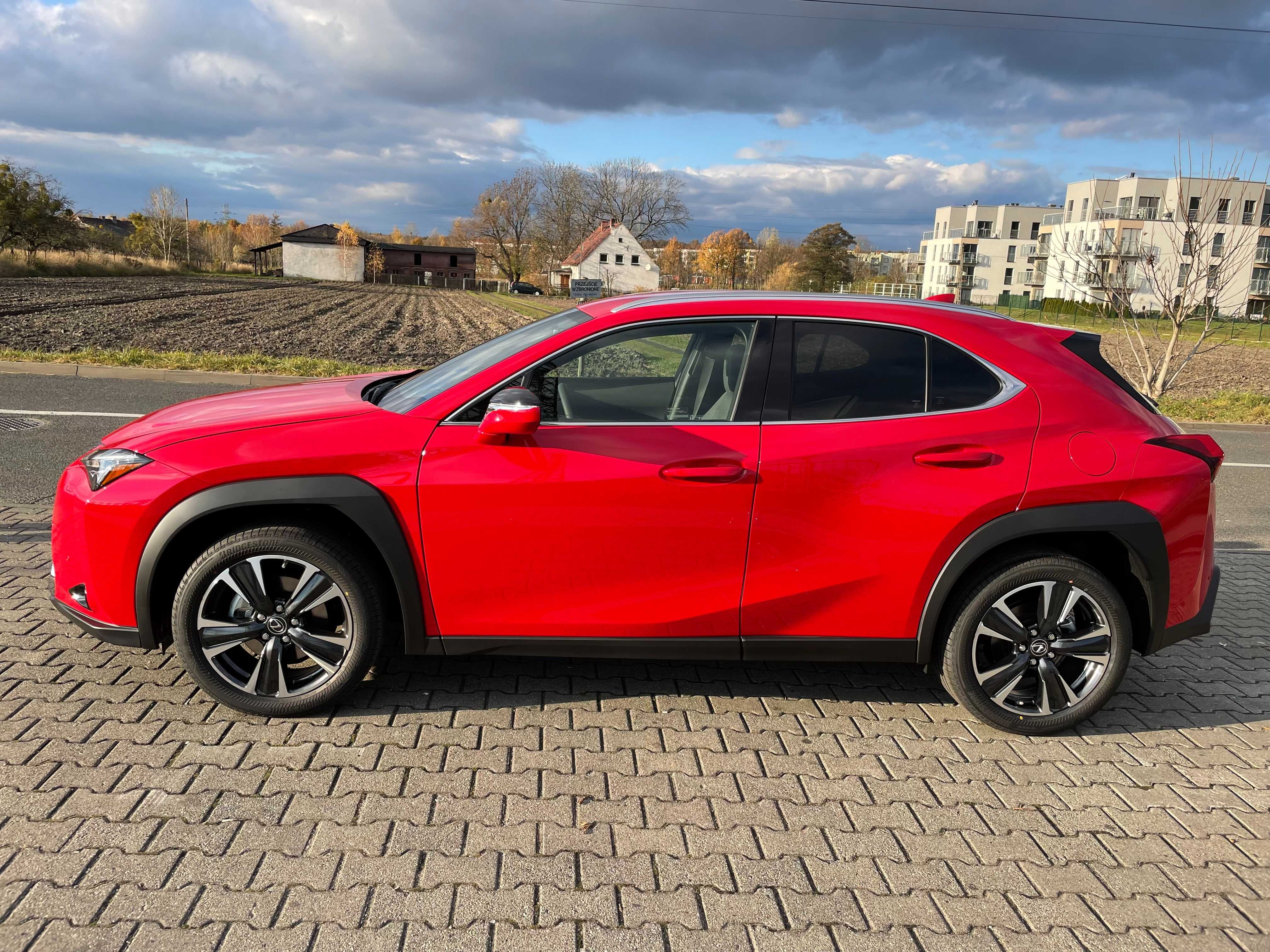 Lexus UX 250h Hybryda wynajem z wykupem w kwocie 3400zł BEZ BIK KRD
