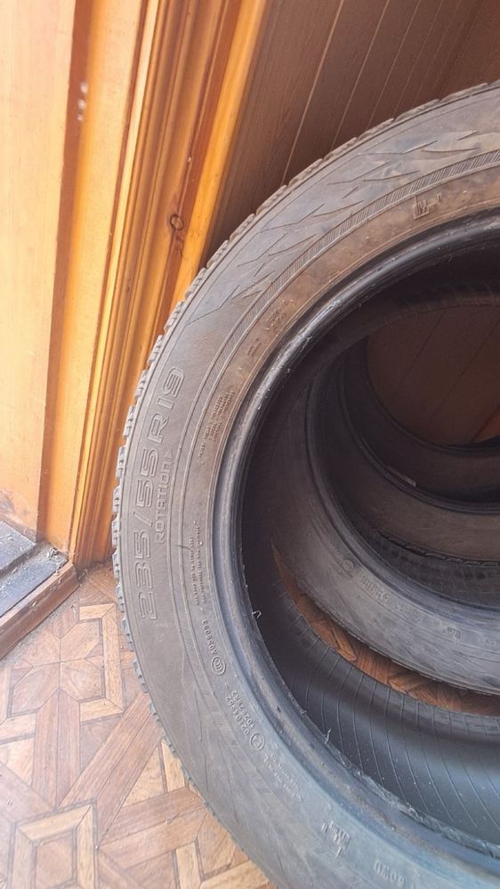 Зімова резина 235/55 r19