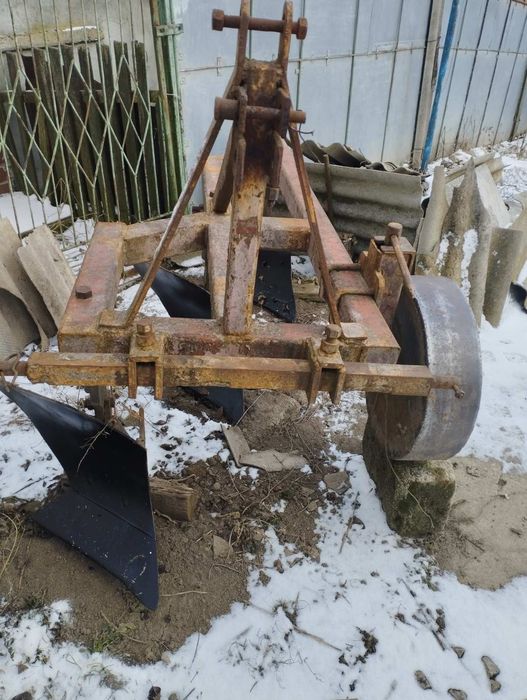 Плуг трохкорпусний 3-30 та культиватор до трактора МТЗ чи ЮМЗ