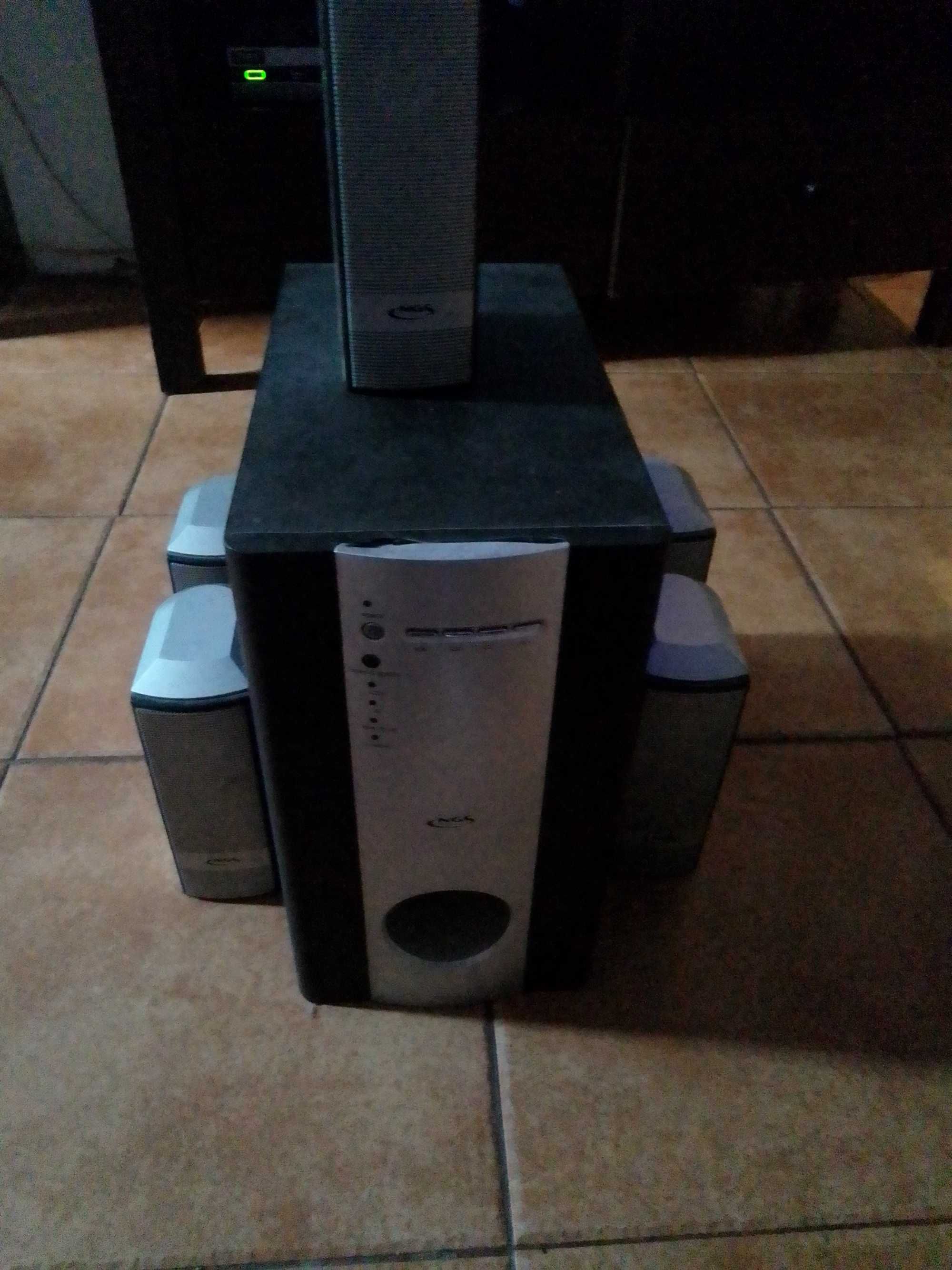 Subwoofer 5.1 a trabalhar