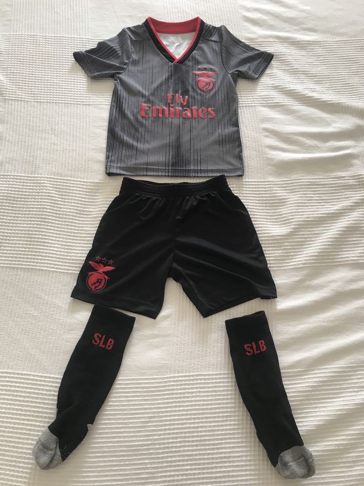 Equipamento Benfica (98cm 3 anos)