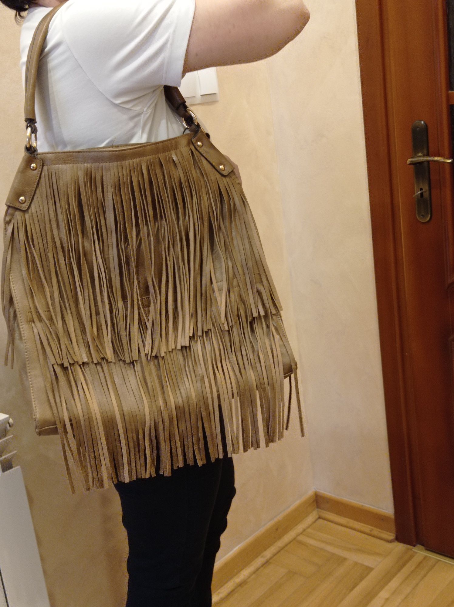 Torba skórzana z frędzlami na ramię