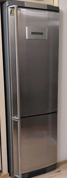 Холодильник АЕG .