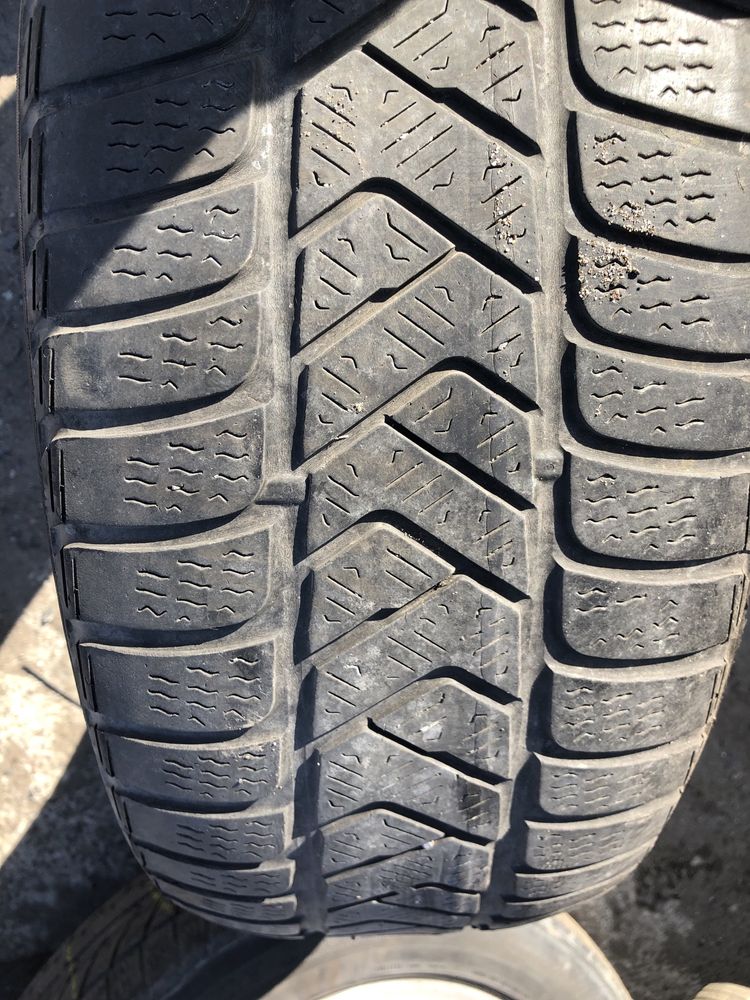 225/55R17 Pirelli