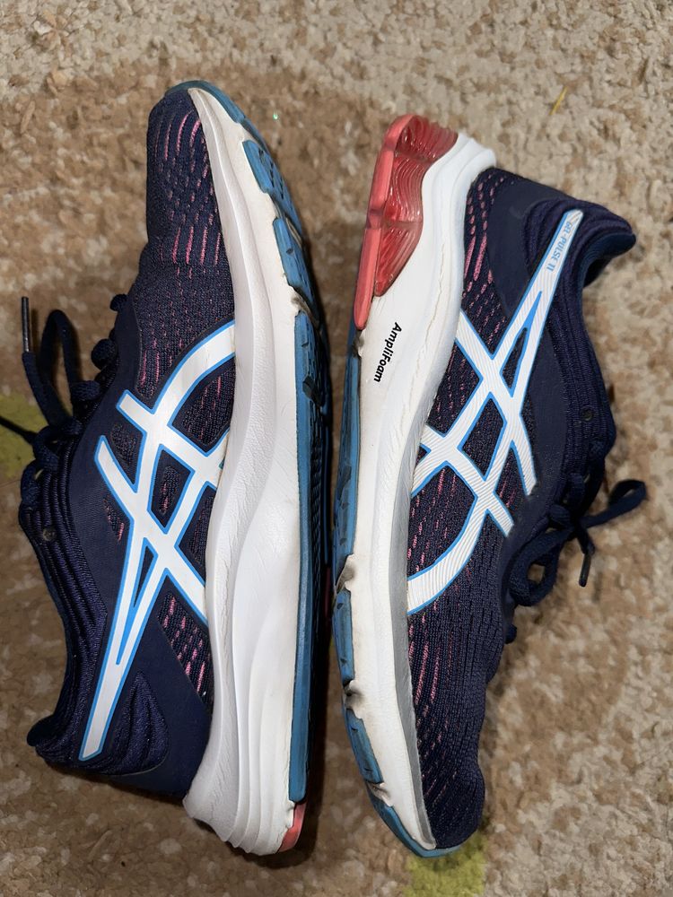 Кросівки бігові ASICS gel-pulse 11