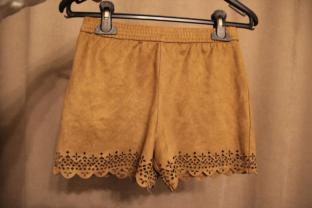 Шорты девочке  2 шт на 8-11 лет