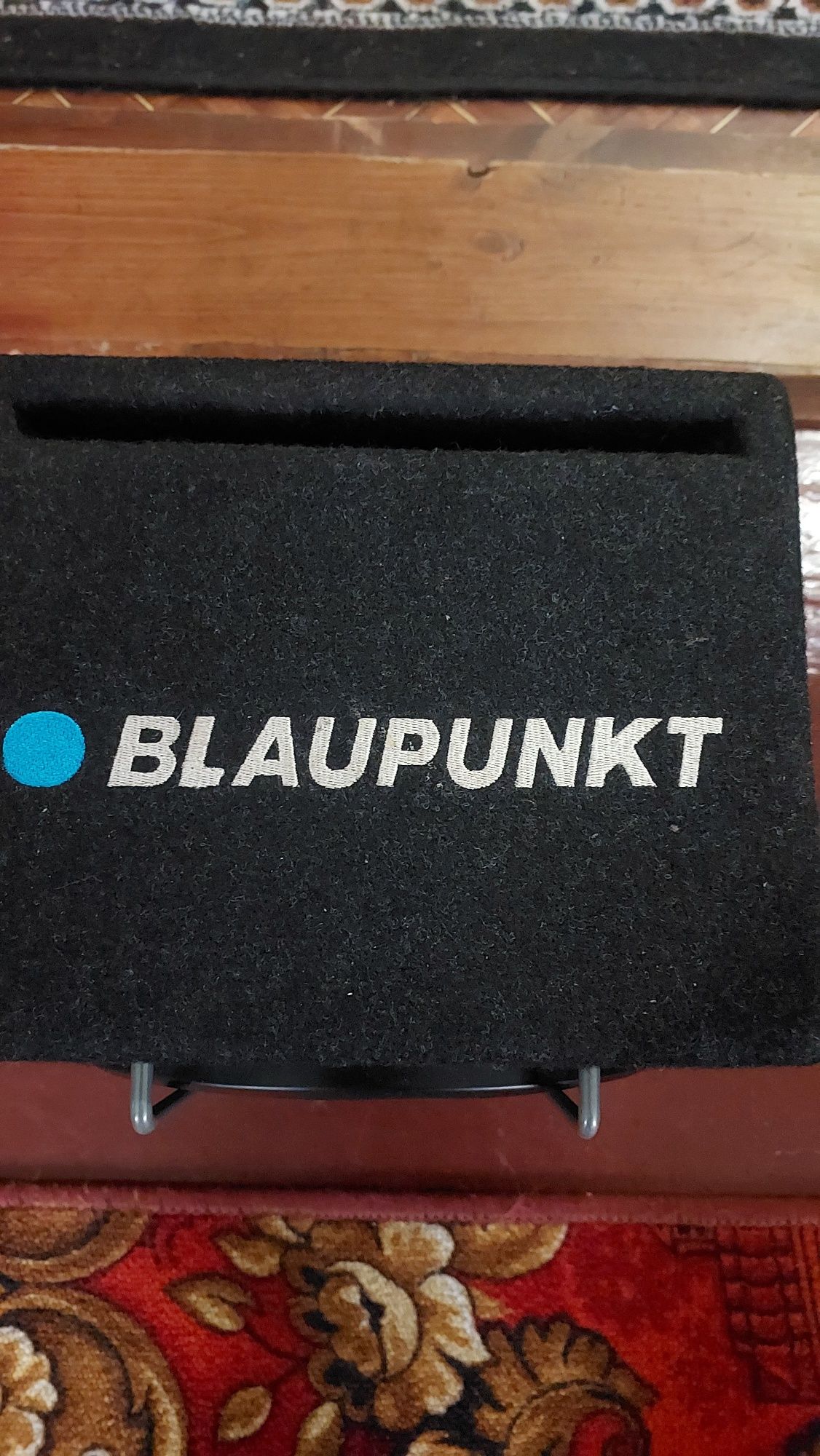 Продам Саббуфер BLAUPUNKT