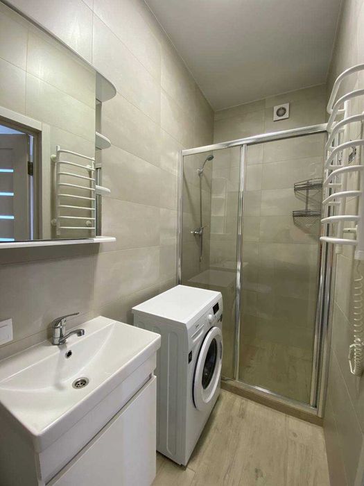 Продам  2к квартиру ЖК , вул.Робоча, 78м2