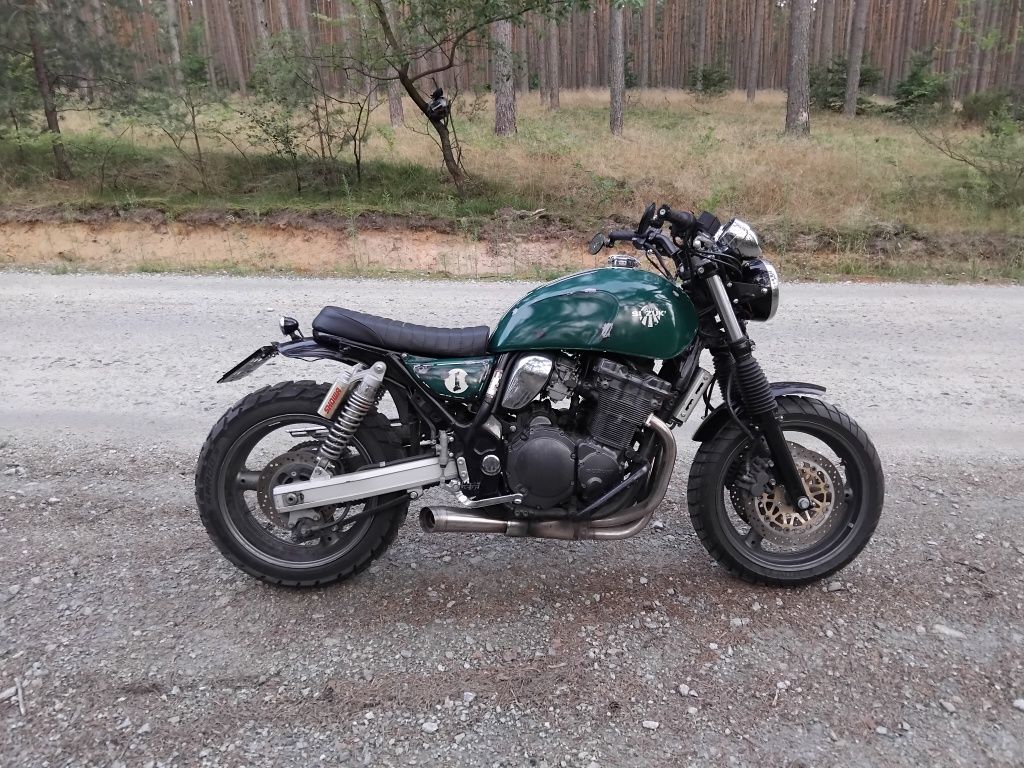 Suzuki GSX 750 Inazuma w stylu SCRAMBLER