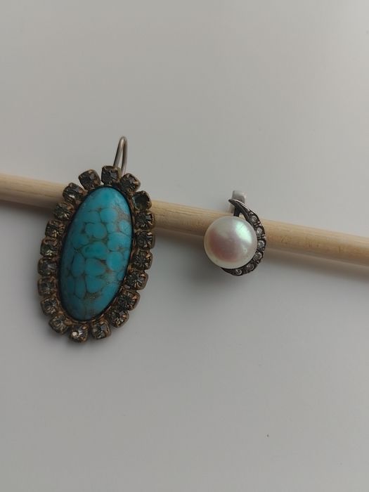 Серьги, запонки, бусы, брошки