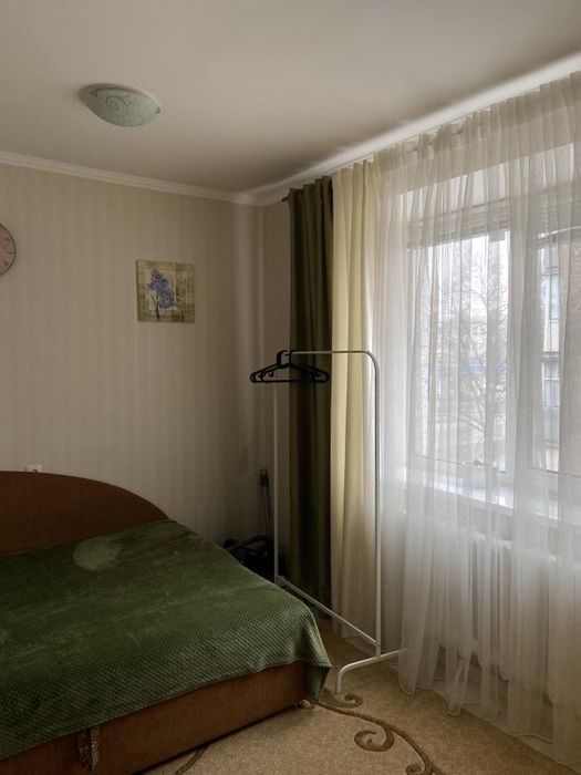 2-кімнатна квартира , подобово .