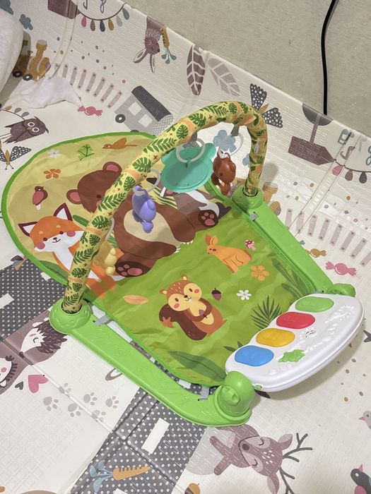 Інтерактивний килимок з піаніно