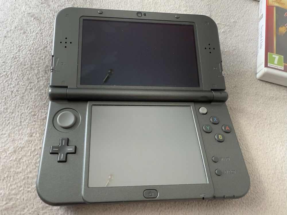 New nintendo 3DS XL z 6grami, ładowarka, rysikiem i pudełkiem