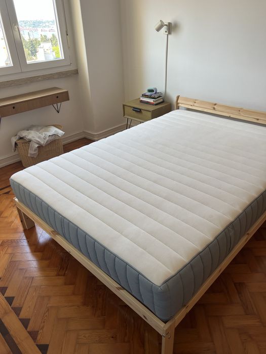 Cama e colchao ikea como novos